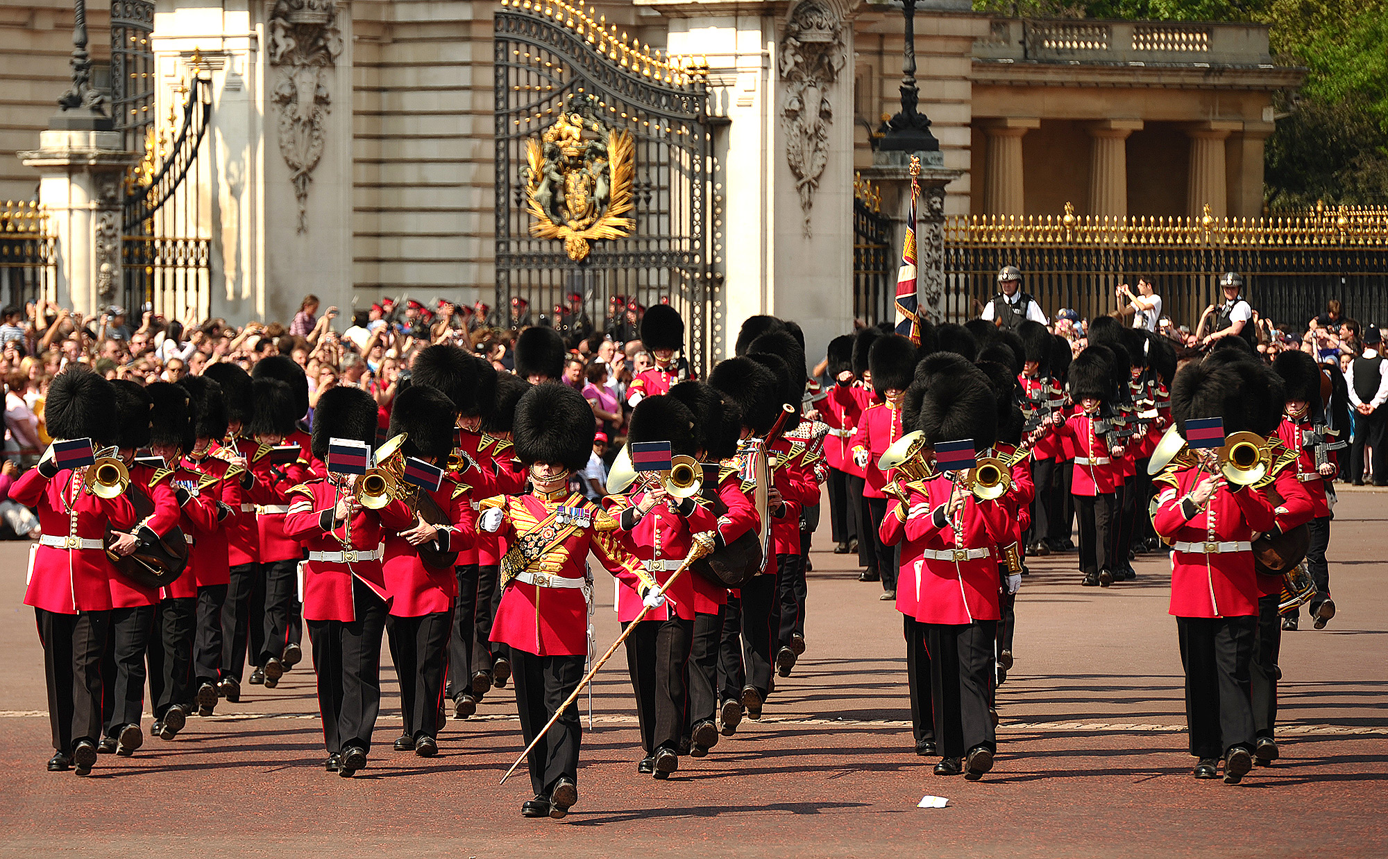 Buckingham Palace Hosts 1st Changing of the Guard since COVID-19 began